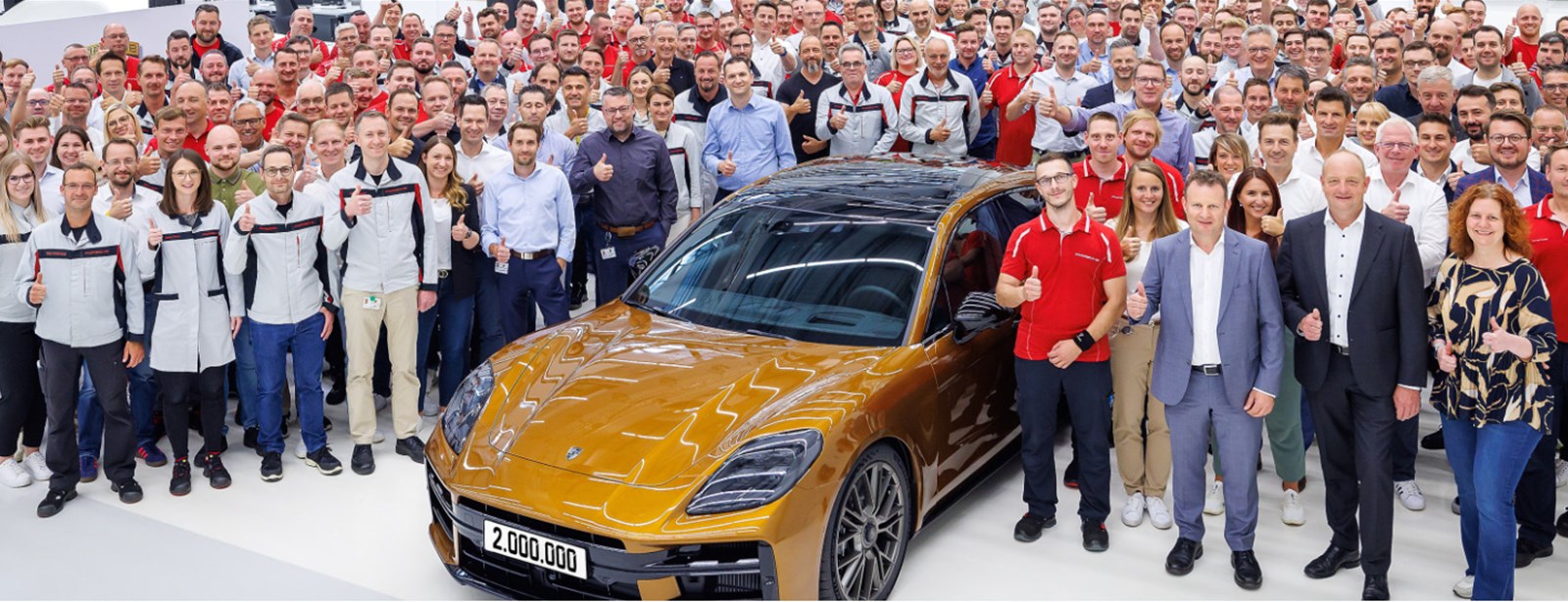 Porsche viert productie 2.000.000 auto's in fabriek in Leipzig.